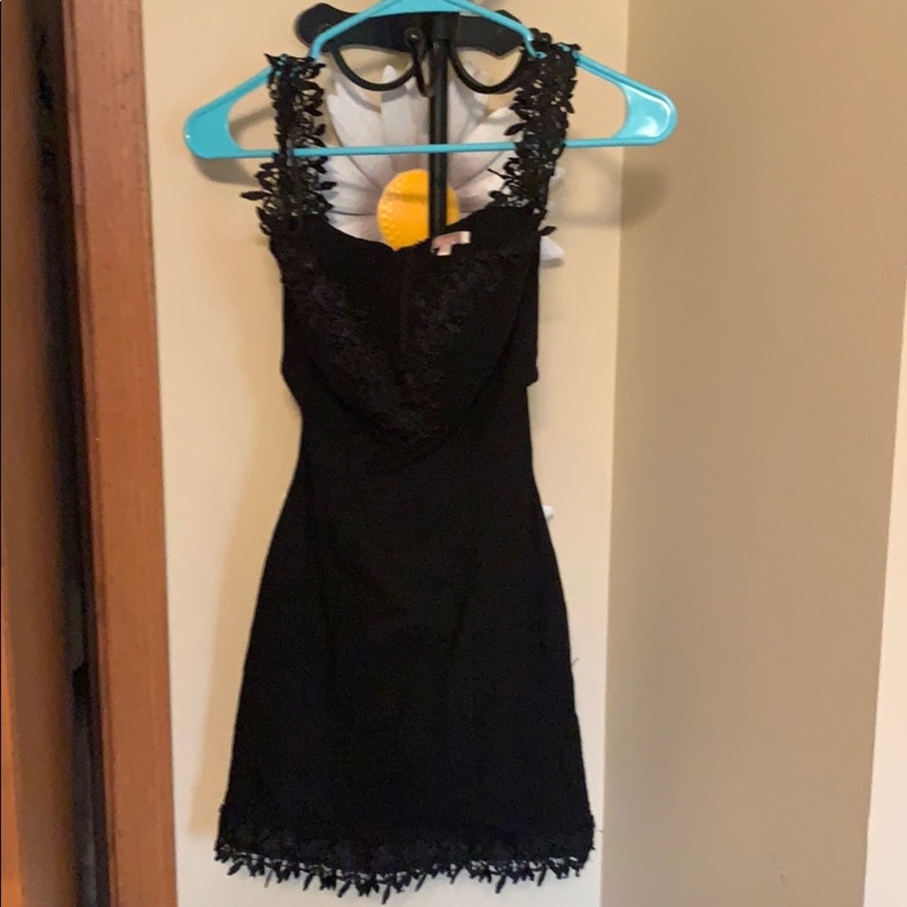Black stretchy lace cocktail dress